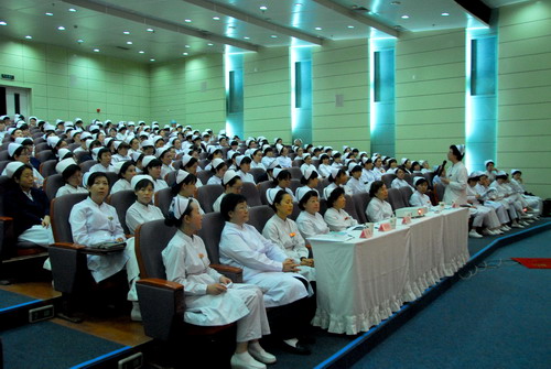 我院举行“共贺150院庆辉煌,同谱优质护理篇章”演讲比赛
